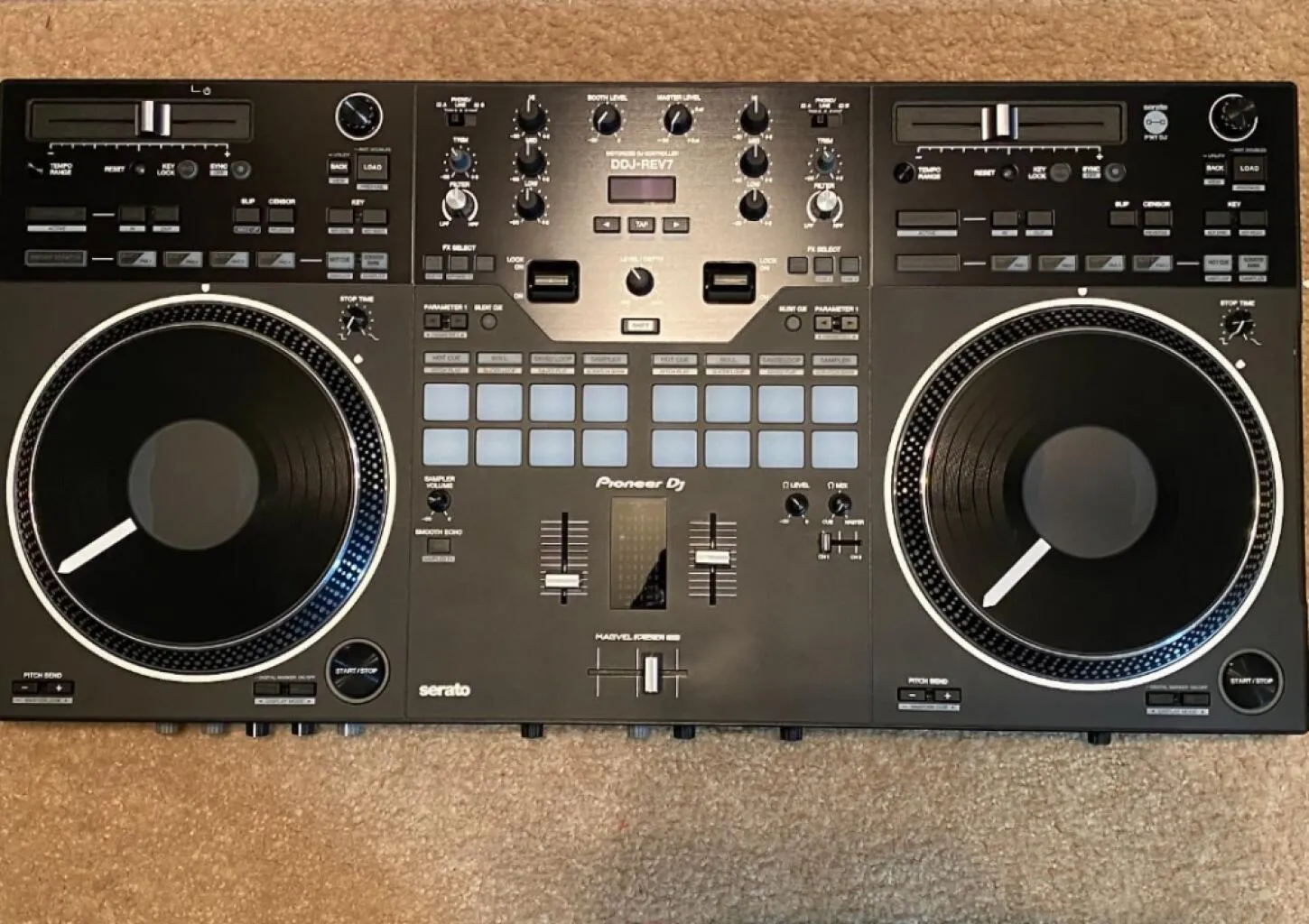 Pioneer DJ DDJ-REV7 Battle-Style DJ Controller for SERATO DJ PRO