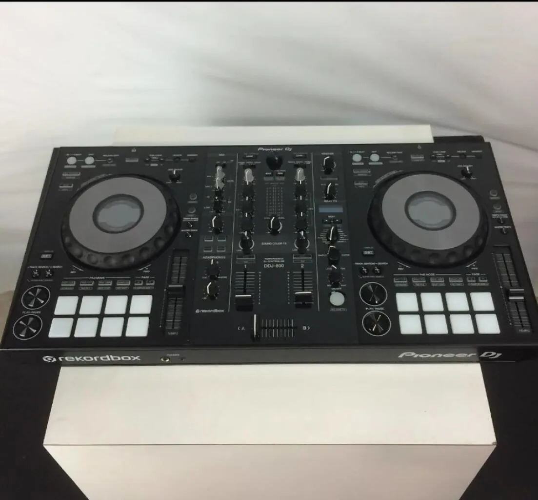 Pioneer DDJ-800 Rekordbox DJ Controller